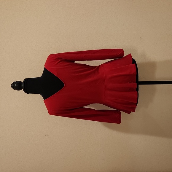 Top - Picture 2 of 2